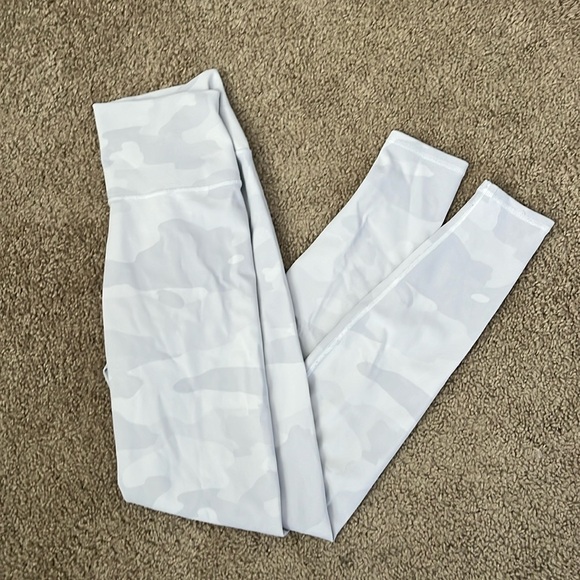 Alo Yoga Grey Camo High Waist Pattern Legging, worn a few times - Picture 1 of 6